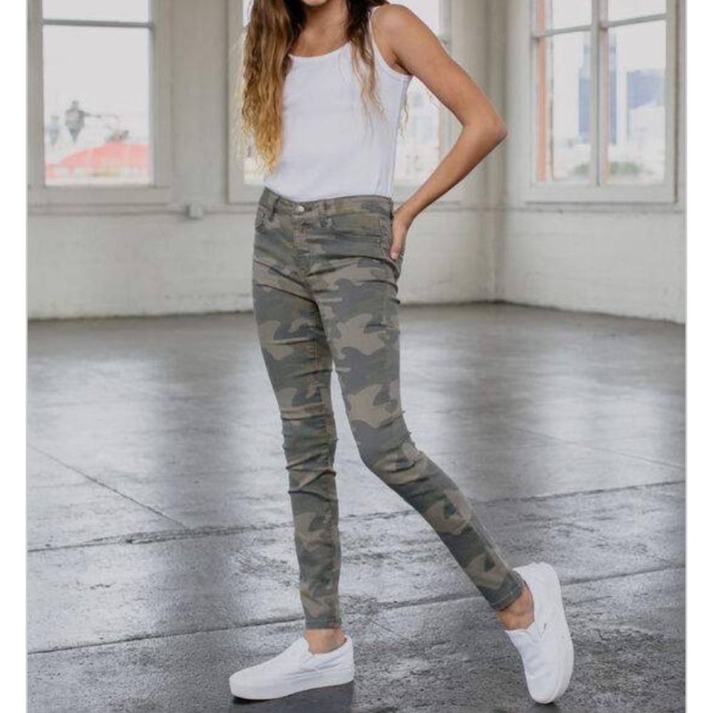 NWT RSQ mid rise skinny camo skinny jeggings sz 8